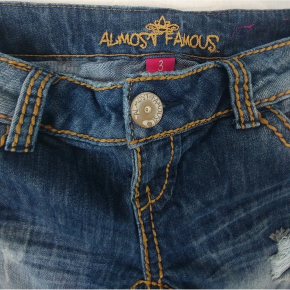 Almost Famous Denim Shorts Size 3 Distressed‎ Blue Almost Famous - Picture 3 of 12